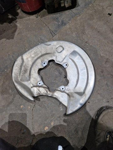 Защита тормозного диска заднего, левая 31665969 VOLVO