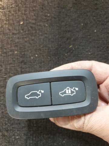 31674801 VOLVO Кнопка салона привода крышки багажника (двери 3/5-й (ляды) купить в Житомир