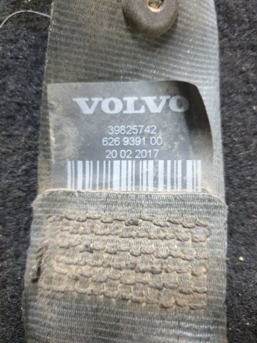 VOLVO 31675101 Ремень безопасности задний центральный в наличии Чернигов