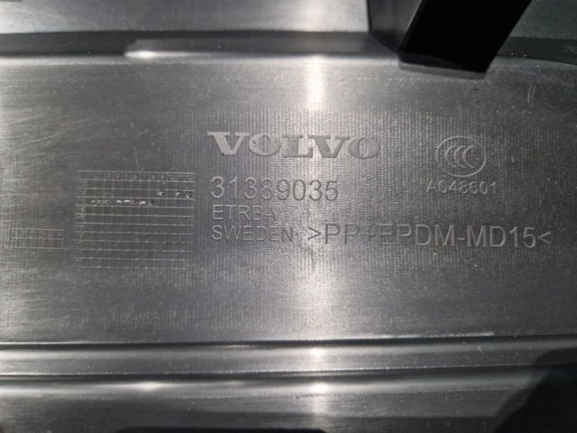Пластик пятой двери 31675624 VOLVO