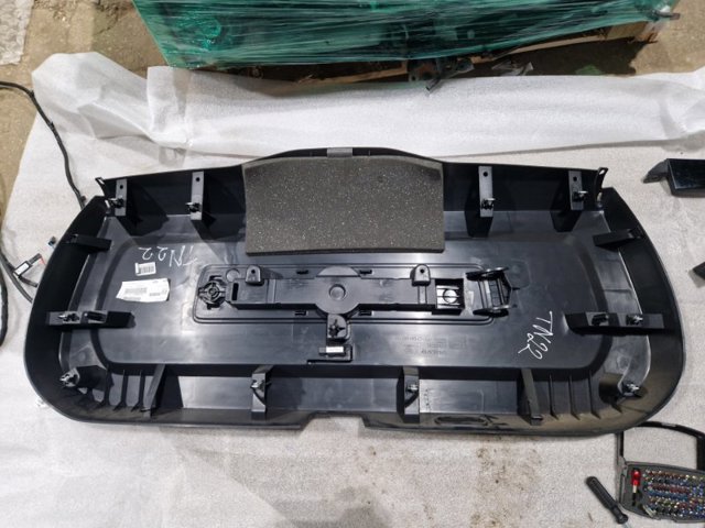 31675624 VOLVO Обшивка (облицовка) крышки багажника (двери 3/5-й задней) купить в Николаев