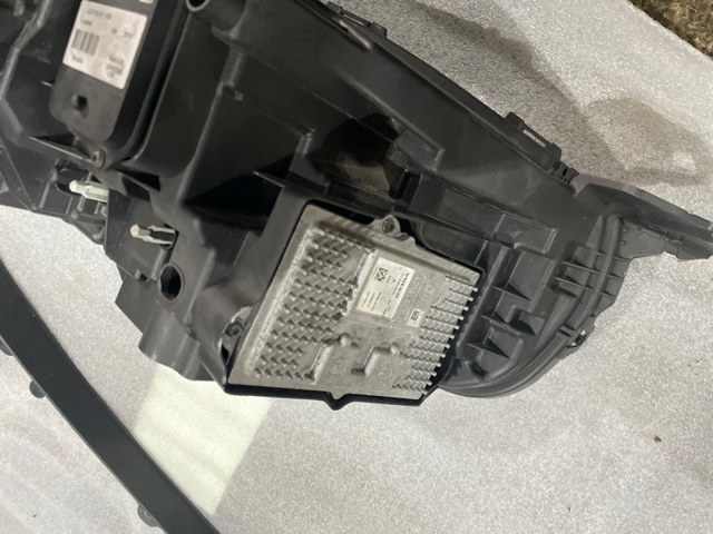 VOLVO 31677036 Фара левая в наличии Кривой Рог