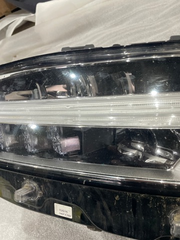 VOLVO 31677036 Левая фара в наличии Николаев