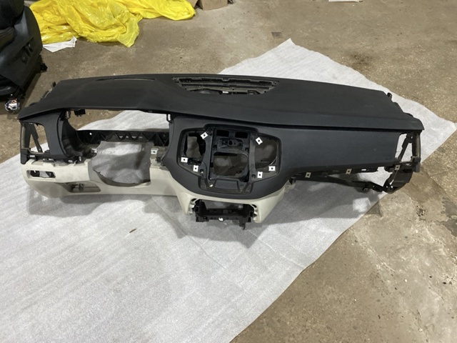 Панель салона передняя "торпедо" 31688115 VOLVO