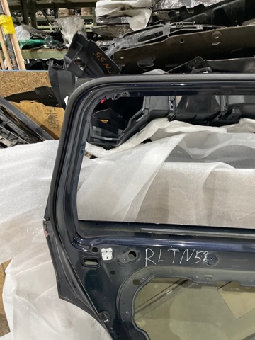 VOLVO 32133218 Дверь задняя левая в наличии Киев