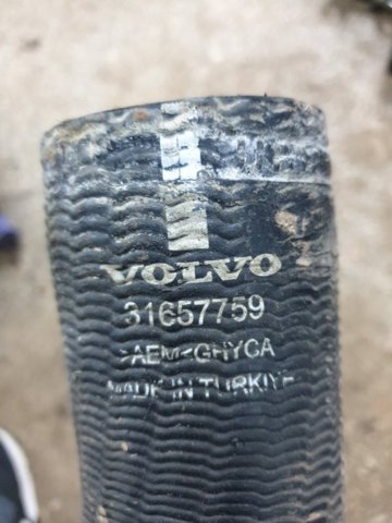 Патрубок интеркуллера 32222071 VOLVO