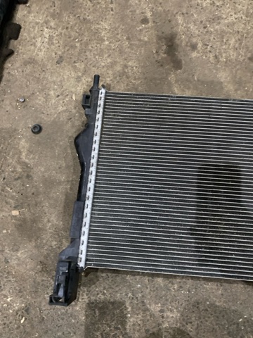 VOLVO 32224828 Радиатор охлаждения двигателя в наличии Украина