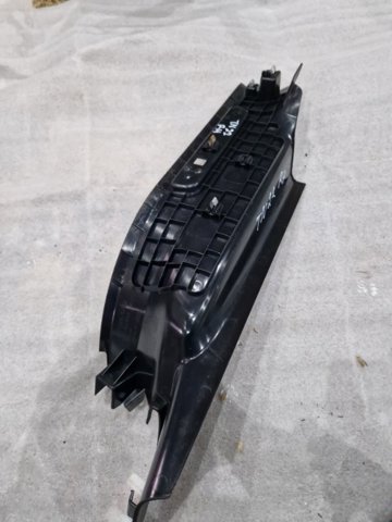 32244626 VOLVO Накладка дверного порога внутренняя задняя правая купить в Полтава