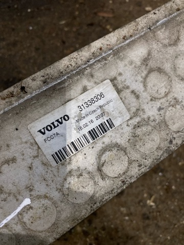 VOLVO 32249741 Радиатор интеркуллера в наличии Каменское