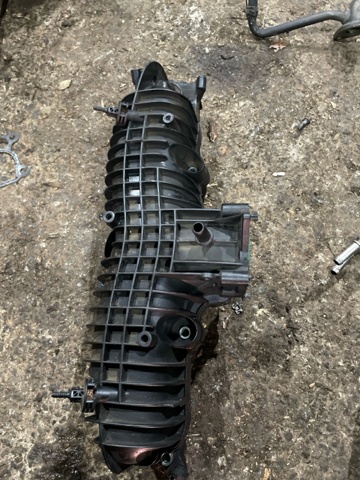Впускной коллектор 32257808 VOLVO