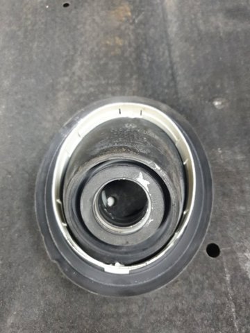 Пыльник на задний амортизатор 32306778137 BMW