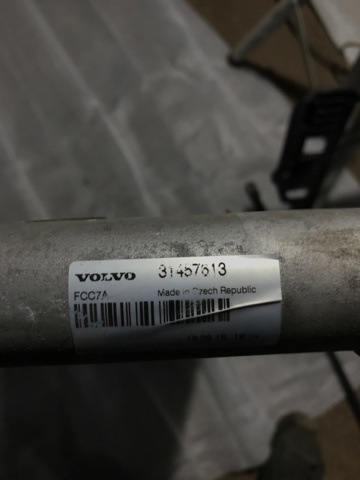 VOLVO 32339857 Радиатор кондиционера в наличии Каменское