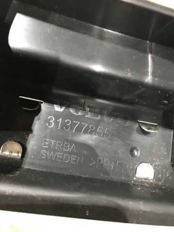 VOLVO 32353428 Накладка бампера заднего верхняя защитная (ступень-подножка) в наличии Павлоград
