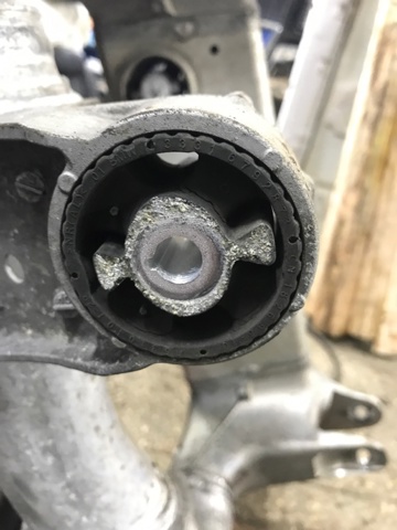 BMW 33316799103 Подрамник задний в наличии Одесса