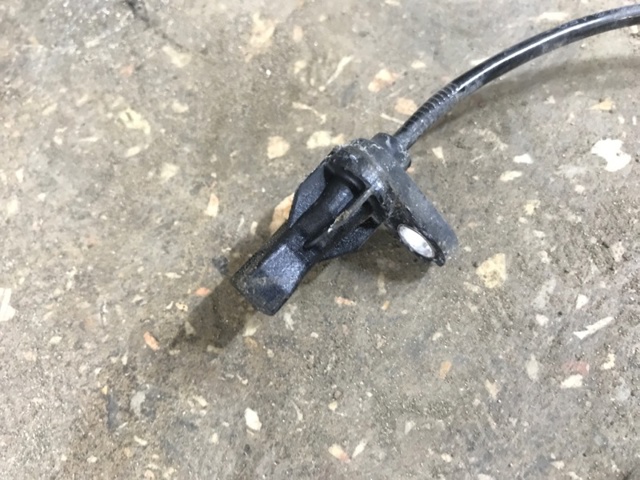 Датчик АБС (ABS) передний 34526791223 BMW