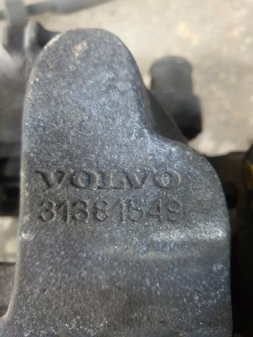 VOLVO 36010013 Суппорт тормозной передний правый в наличии Полтава