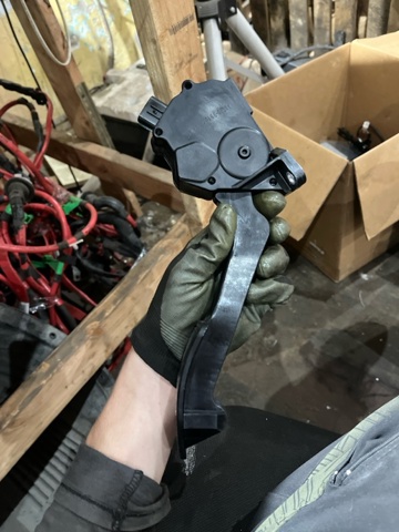SUBARU 36010FL021 Педаль газа в наличии Винница
