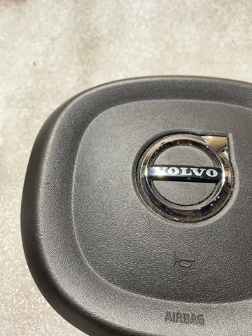 VOLVO 39825805 Подушка безопасности водителя в наличии Запорожье