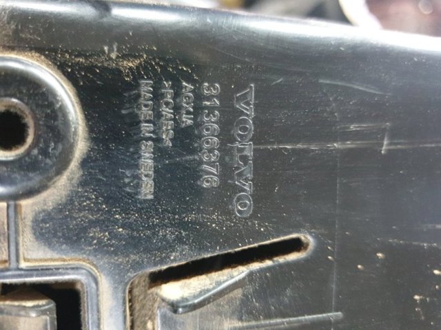 VOLVO 39829132 Ящик перчаточный (бардачок) в наличии Кривой Рог
