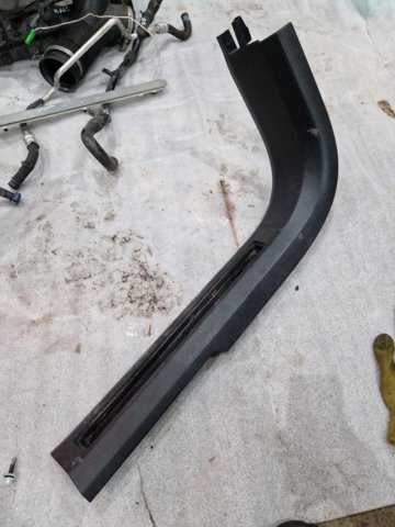39829989 VOLVO Накладка дверного порога внутренняя передняя левая купить в Ровно