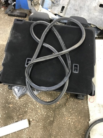 Уплотнитель багажника 3CN827705E5AP VAG