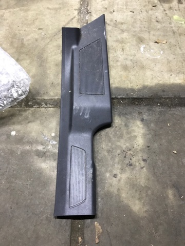 Накладка дверного порога внутренняя, задняя правая 3CN853370C82V VAG
