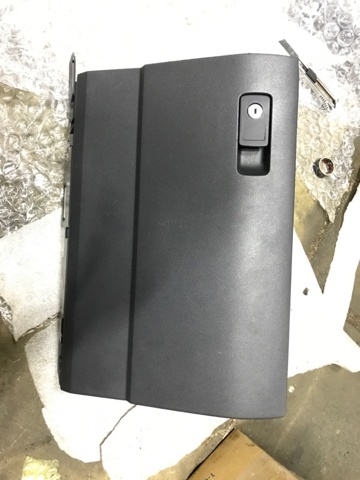 Ящик для перчаток 3CN857114A82V VAG