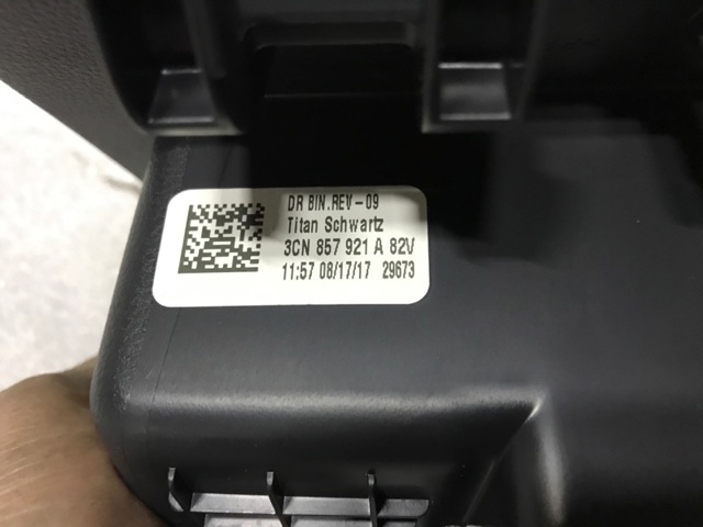 3CN857921A82V Ящик перчаточный (бардачок) купить Харьков