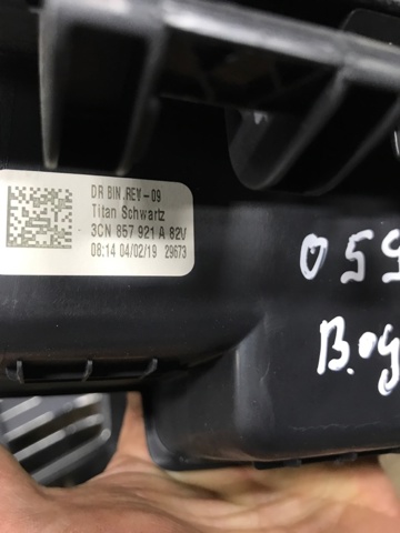 3CN857921A82V VAG Ящик перчаточный (бардачок) купить в Кривой Рог