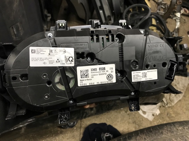 3CN920850B VAG Панель приборов купить в Харьков