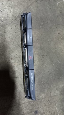 Блок кнопок центральной консоли 3CN927132AWHS VAG