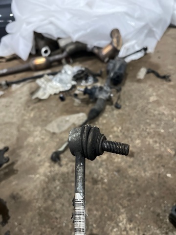 Тяга переднего стабилизатора Volkswagen Touran 2