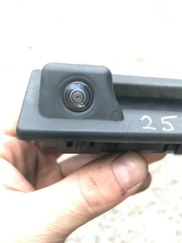 VAG 3V0827566L Кнопка привода замка багажника в наличии Днепр