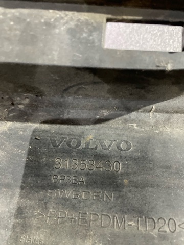VOLVO 40012483 Нижняя часть заднего бампера в наличии Винница