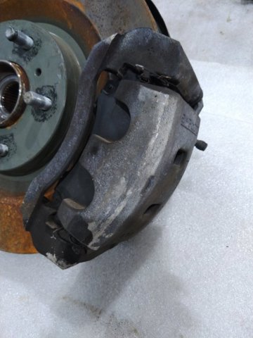 Суппорт тормозной, передний, правый 410014GS0A NISSAN