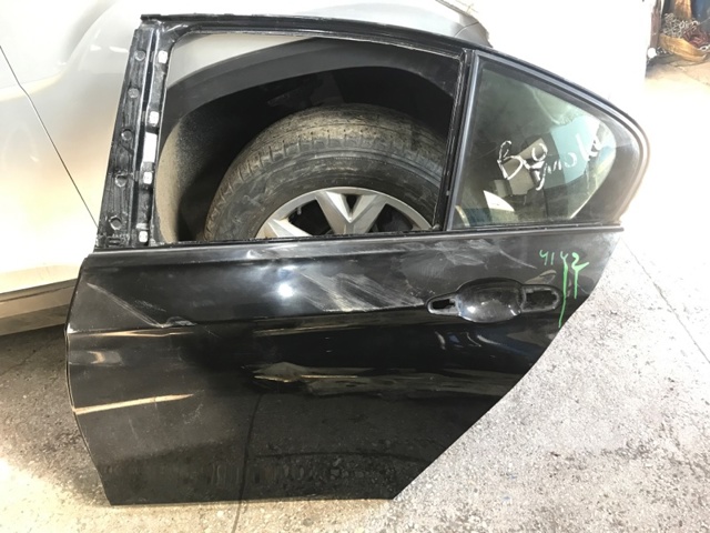 Дверь задняя 41009628761 BMW