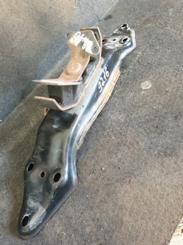 Балка крепления коробки передач 41011AL010 SUBARU