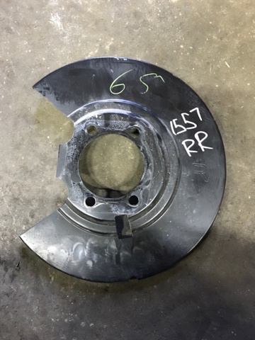 Пыльник тормозного диска заднего правый 441515NM0A NISSAN