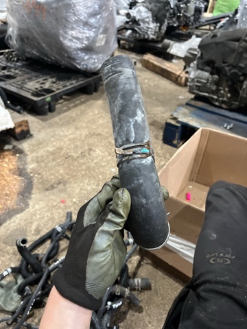 Нижний патрубок радиатора 45161AL080 SUBARU