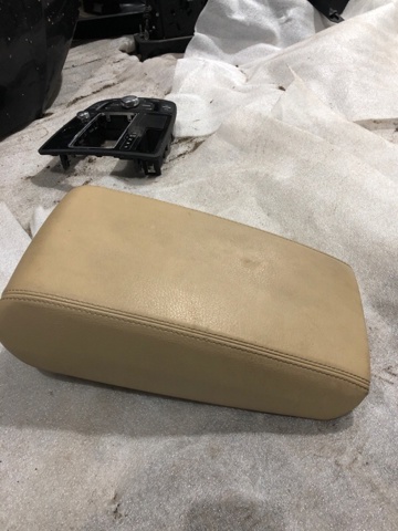 Крышка подлокотника 4G0864248CHA8 VAG