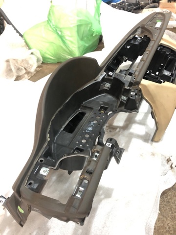 4G1857001EJ3 VAG Торпедо купить в Киев