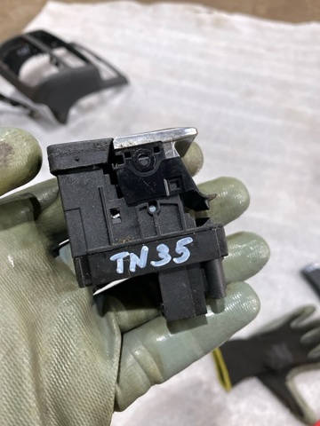 4G1927225C VAG Клавиша электромеханического стояночного тормоза купить в Ужгород
