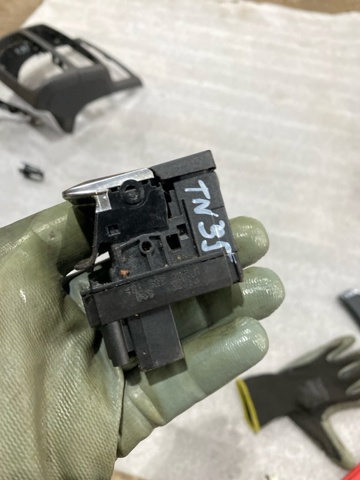4G1927225C Клавиша электромеханического стояночного тормоза купить Житомир