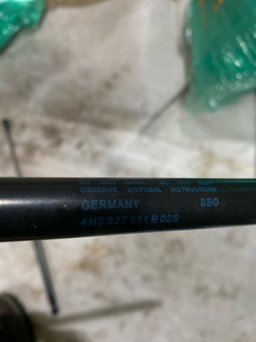 Амортизатор для багажника газовый 4H0827551B VAG