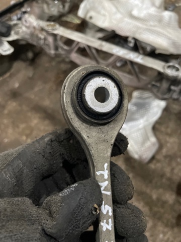 PORSCHE 4M0411317 Стойка переднего стабилизатора в наличии Чернигов