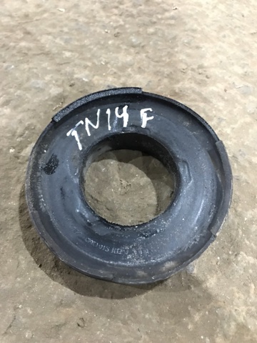 Проставка (резиновое кольцо) пружины передней, нижняя 4M0412109A VAG