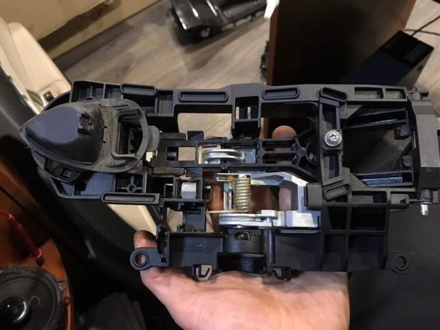 Держатель наружной ручки двери, задней правой 51217175650 BMW