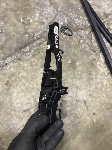 51217242567 BMW Держатель наружной ручки двери передней левой купить в Черновцы
