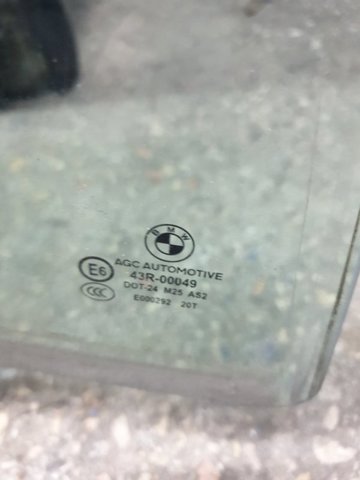 Окно задней двери 51357182118 BMW