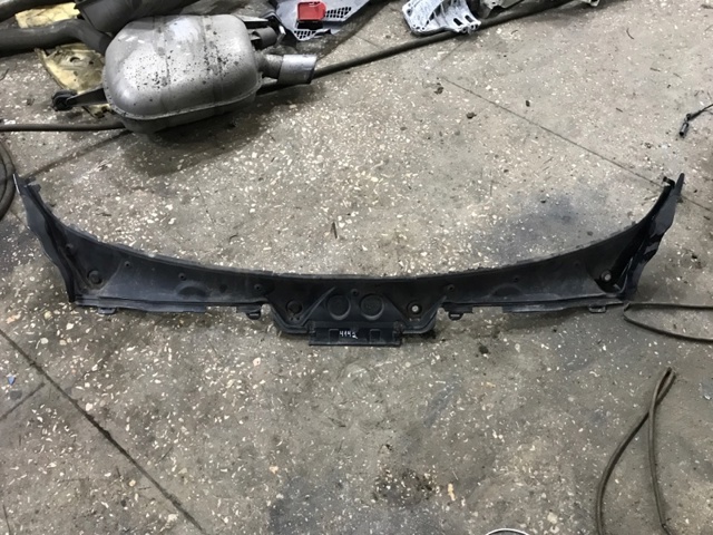 BMW 51717258177 Решетка дворников в наличии Киев